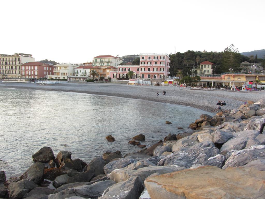 La Casa Della Zia Villa Bordighera Oda fotoğraf